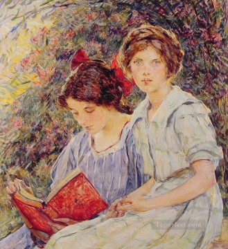 ロバート・リード Painting - 二人の女の子の読書女性ロバート・リード